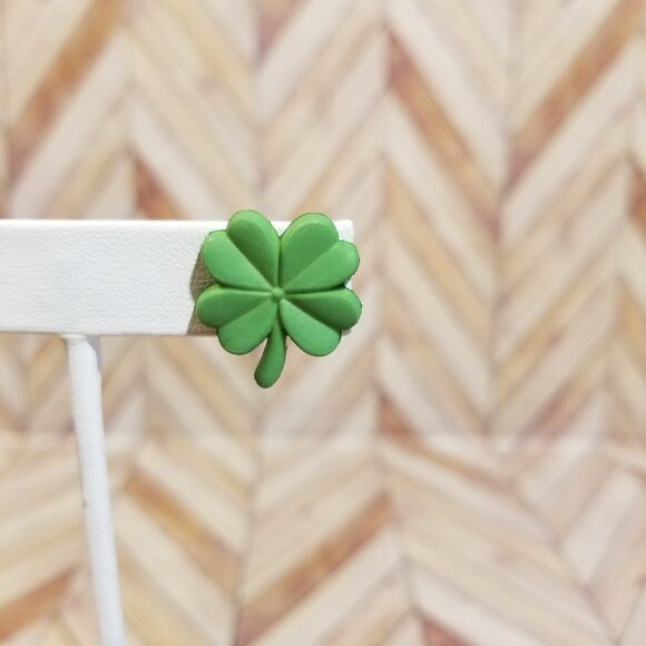 Four-Leaf Clover Stud Earrings, Light Green - Picture 2 of 3